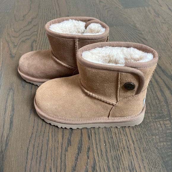 New without Tags Toddler / Big Girl UGG Jona Boot - Picture 1 of 6